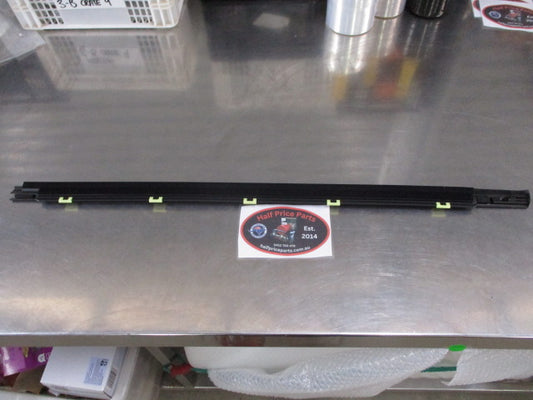 Kia Soul Genuine Right Front Door Weather Strip New Part