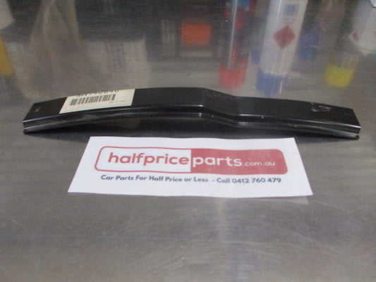 Mitsubishi Pajero Genuine Right Hand Rear Side Bumper Bracket New Part