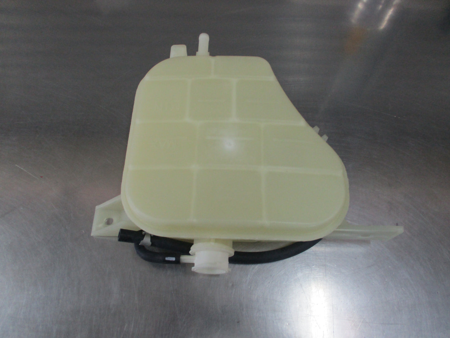 Nissan Navara D23 Genuine Radiator Reservoir Tank Assembly New Part