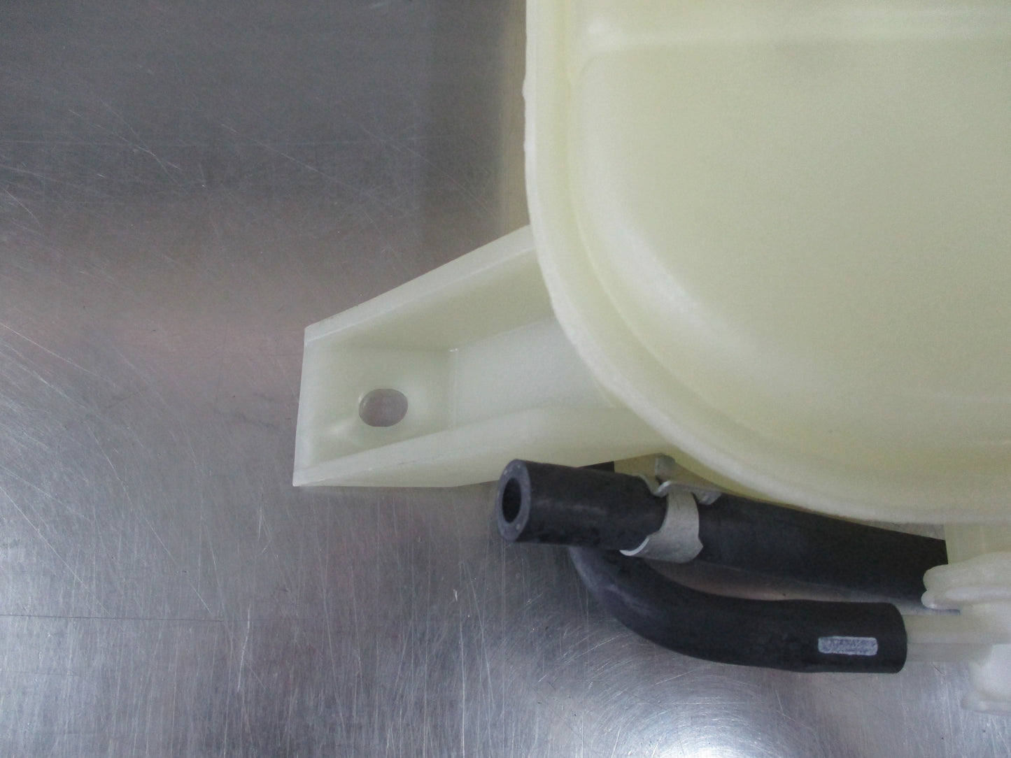 Nissan Navara D23 Genuine Radiator Reservoir Tank Assembly New Part
