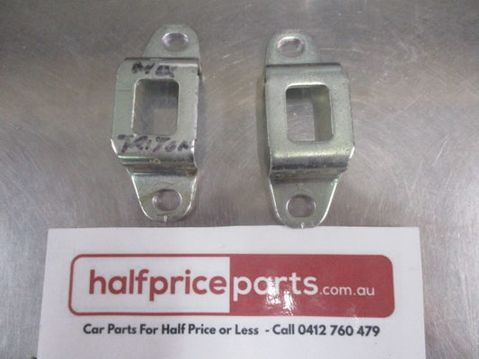 Mitsubishi MQ Triton Tailgate Latch Striker Plate Pair Used Part