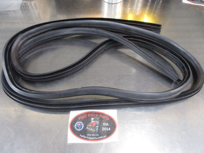 Kia Carnival Genuine Left Hand Rear Body Door Weather Strip (Passenger) New Part