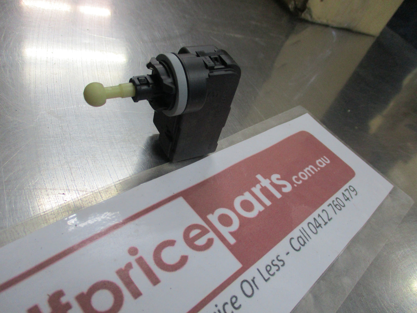 Holden Astra K Genuine Headlight Level Motor New Part