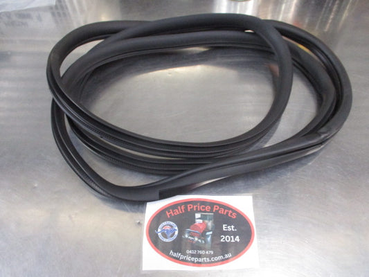 Kia Cerato YD Genuine Right Hand Front Door Body Weather Strip (Drivers) New Part