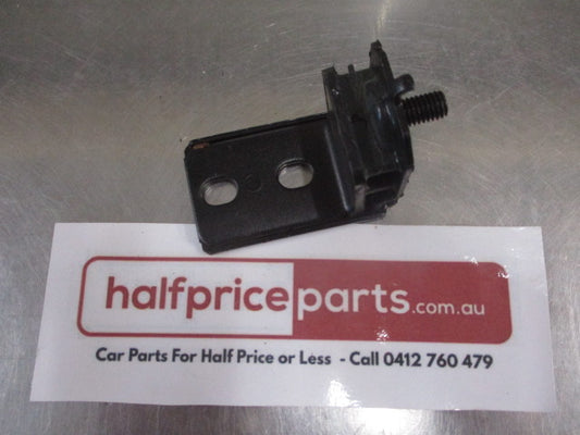 Mitsubishi Sigma/Galant Genuine Upper Radiator Insulator New Part