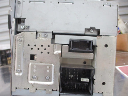 Holden VE Calais L3-4 Genuine Radio Box Used Part