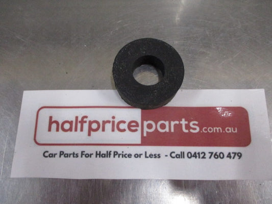 Mitsubishi Fuso Fighter Genuine Rear Suspension Stabilizer Bar Bush New Part