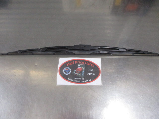 Kia Rondo Genuine Drivers Windscreen Wiper ASM New Part