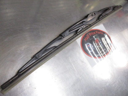 Kia Rondo Genuine Drivers Windscreen Wiper ASM New Part