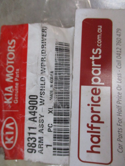 Kia Rondo Genuine Drivers Windscreen Wiper ASM New Part