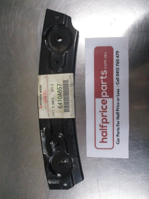 Mitsubishi Pajero Genuine Left Hand Rear Bumper Face Side Bracket New Part