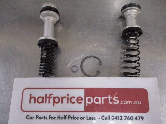 Mitsubishi Triton/Pajero Genuine Brake Master Cylinder Repair Kit New Part