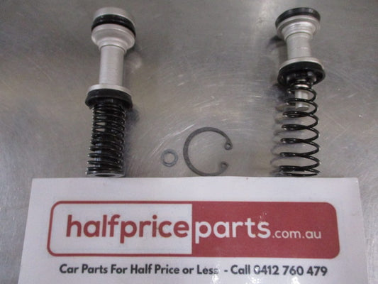 Mitsubishi Triton/Pajero Genuine Brake Master Cylinder Repair Kit New Part