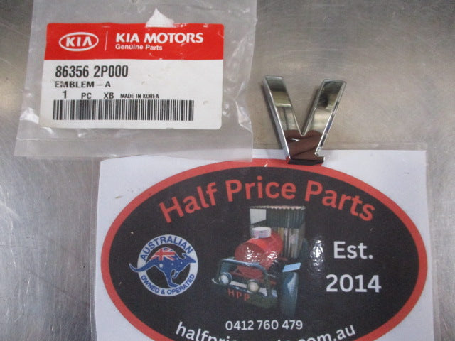 Kia Sorento Genuine Chrome Front Grille A Emblem New Part