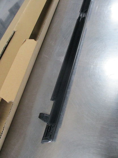 Honda Accord Genuine Right Hand Rear Door Weather Strip Moulding New Part