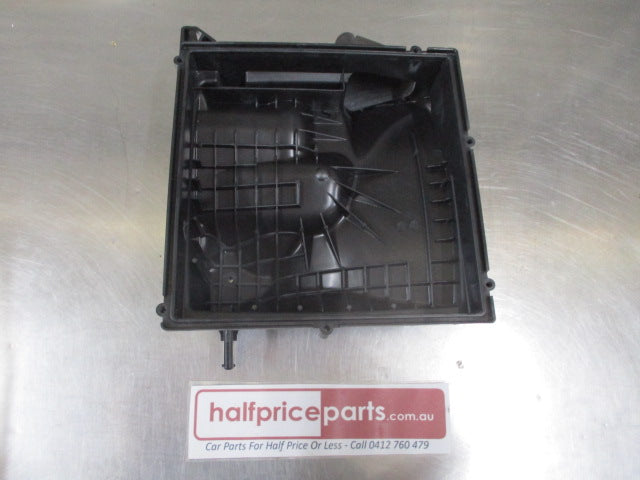 Holden Cruze Genuine Lower Air Cleaner Filter Box Assembly New Part
