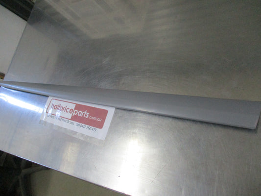 Kia Spectra Genuine Right Hand Front Door Moulding Assembly (Unpainted) New Part