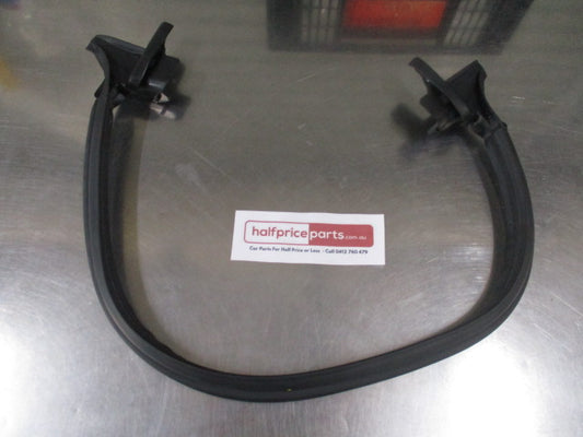 Mitsubishi Outlander Genuine Rear Tail Gate Weatherstrip New Part
