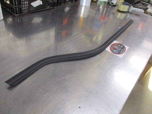 Kia K2700/K2900 Genuine Right Hand Front Weatherstrip New Part