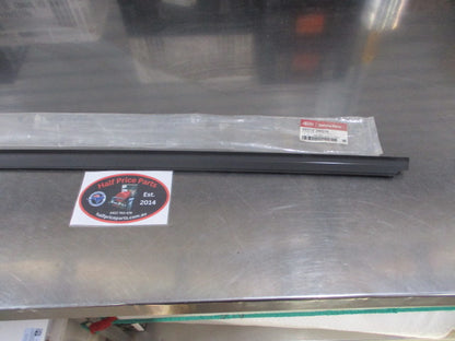 Kia Sportage Genuine Left Hand Outer Front Belt Moulding New Part