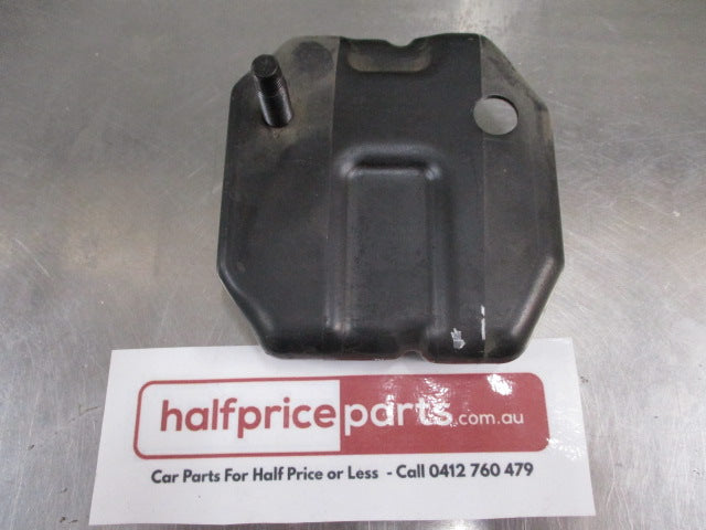 Mitsubishi 380 Genuine Left Hand Front Bumper Bar Bracket New Part
