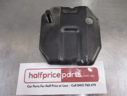 Mitsubishi 380 Genuine Left Hand Front Bumper Bar Bracket New Part