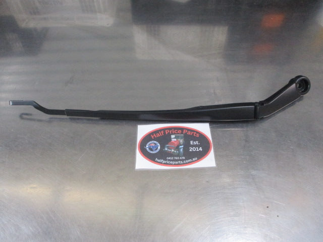 Kia Rondo Genuine Left Hand Front Replacement Wiper Arm New Part