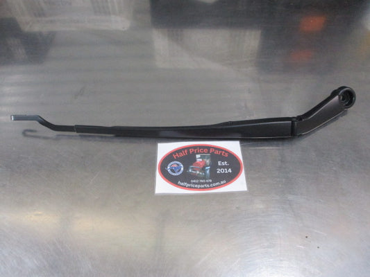 Kia Rondo Genuine Left Hand Front Replacement Wiper Arm New Part