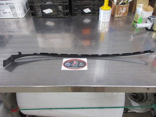Kia Stinger Genuine Left Hand Windscreen Side Moulding New Part