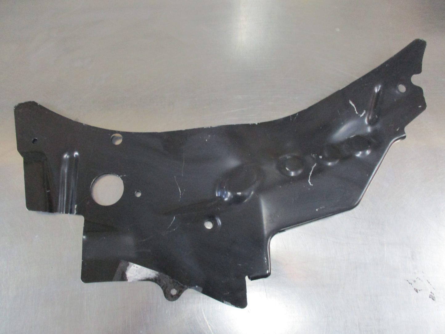 Holden Trax Genuine Front Left Side Wheelhouse Panel Brace New Part