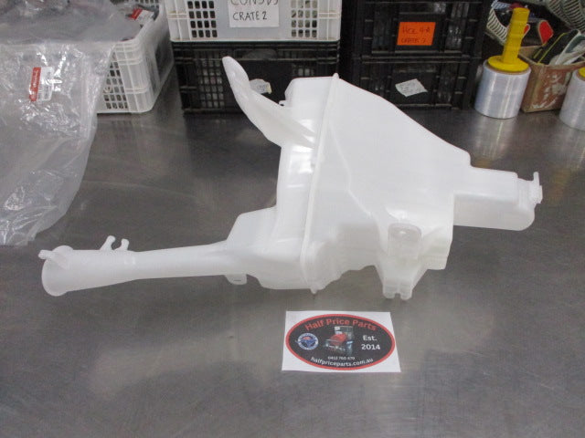 Kia Soul Genuine Windshield Washer Reservoir Assembly New Part