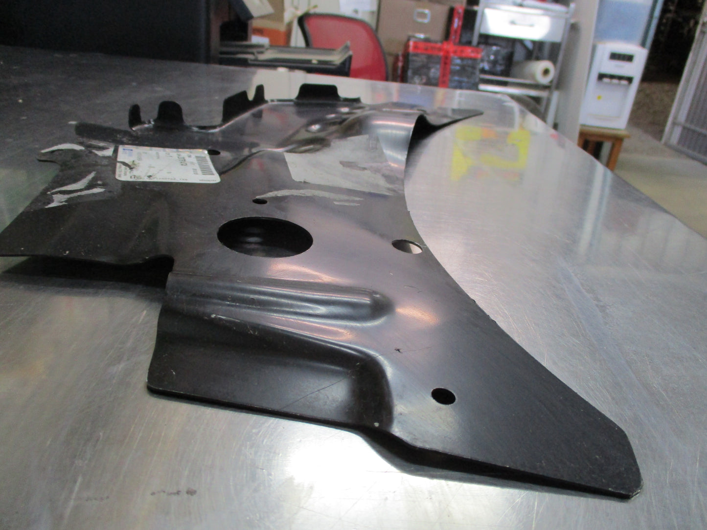 Holden Trax Genuine Front Left Side Wheelhouse Panel Brace New Part