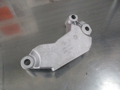 Holden Captiva Genuine Engine Mount Bracket Adapter New