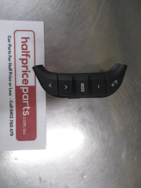 Mitsubishi Pajero Genuine Steering Wheel Audio Control Buttons Switch New Part