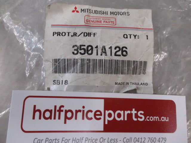 Mitsubishi Triton Genuine Rear Right Diff Lock Air Line Protector New Part