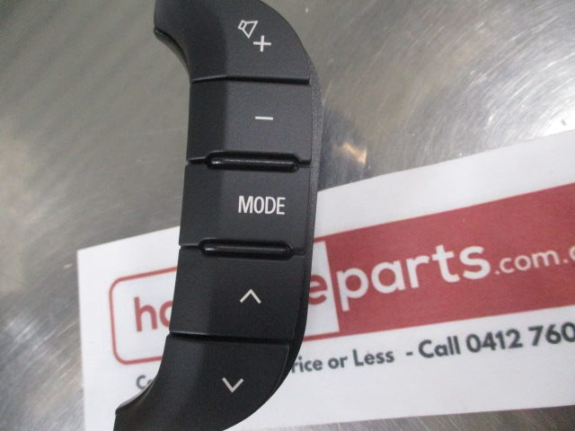 Mitsubishi Pajero Genuine Steering Wheel Audio Control Buttons Switch New Part