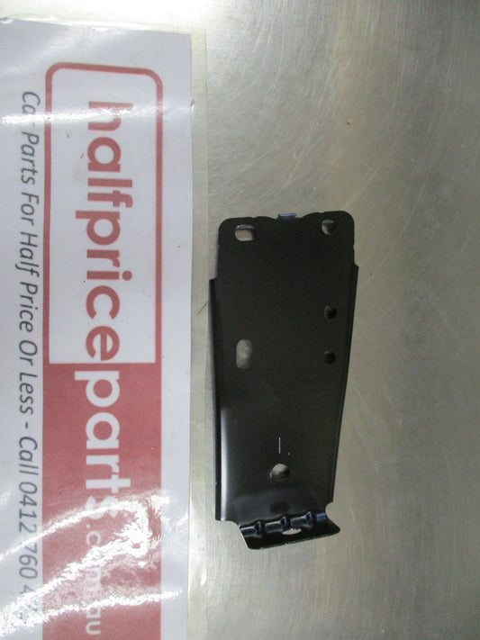 Nissan X-Trail Genuine Left Hand Side Rear Bumper Side Bracket New Part