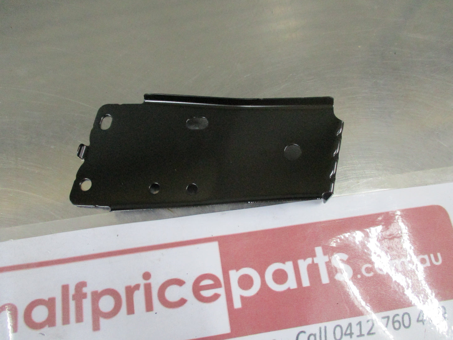 Nissan X-Trail Genuine Left Hand Side Rear Bumper Side Bracket New Part
