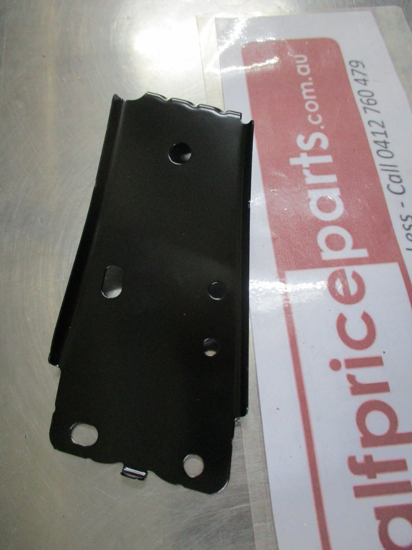 Nissan X-Trail Genuine Left Hand Side Rear Bumper Side Bracket New Part