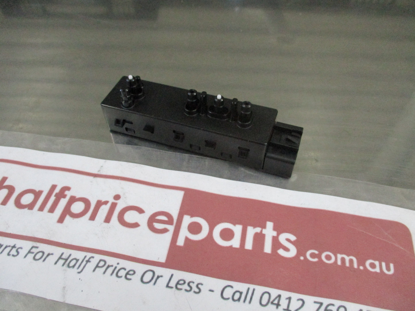 Holden Equinox Genuine Front Right Hand (Passenger) Side Power Seat Adjustment Switch New Part