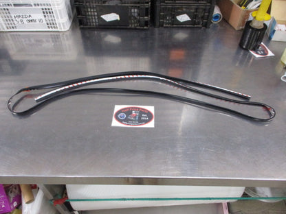 Kia Cerato Genuine Front Windscreen Moulding Rubber New Part
