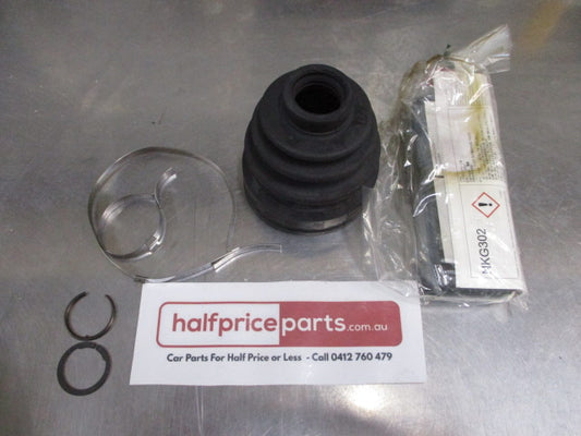 Mitsubishi Outlander/Lancer Genuine Front Inner CV Boot Kit New Part