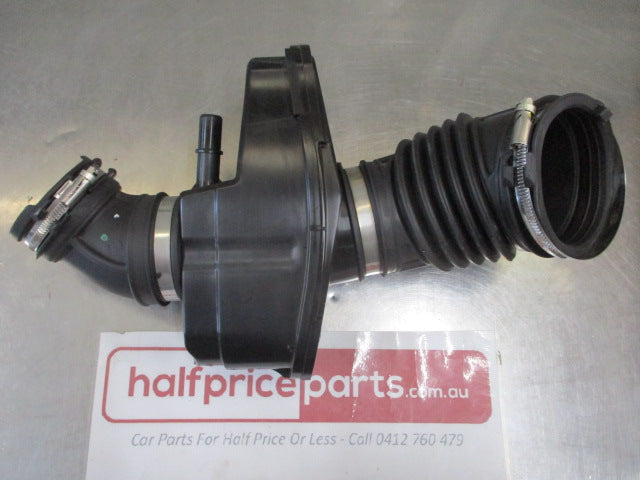 Holden Equinox Genuine Air Cleaner Outer Air Duct Hose New Part