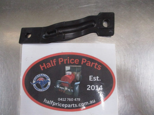 Kia Cerato Genuine Right Hand Rear Upper Rail Mounting Bracket New Part
