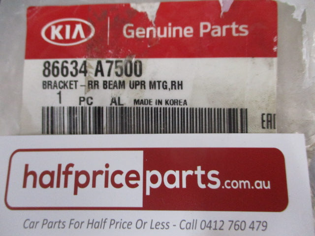Kia Cerato Genuine Right Hand Rear Upper Rail Mounting Bracket New Part