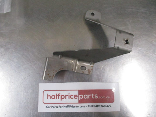 Mitsubishi Lancer Genuine Front End Centre Structure Bracket New Part