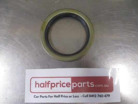 Mitsubishi Fuso Genuine Front Wheel Hub Oil Seal New Part