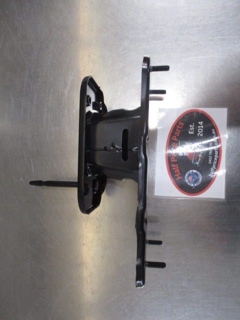 Kia Rio Genuine Left Hand Rear Bumper Stay New Part.