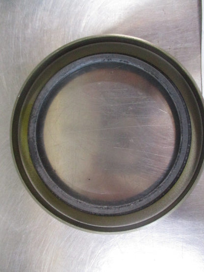 Mitsubishi Fuso Genuine Front Wheel Hub Oil Seal New Part