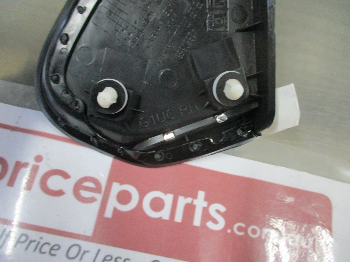 Holden Trax Genuine Front Right Hand Upper Side Body Trim Applique New Part